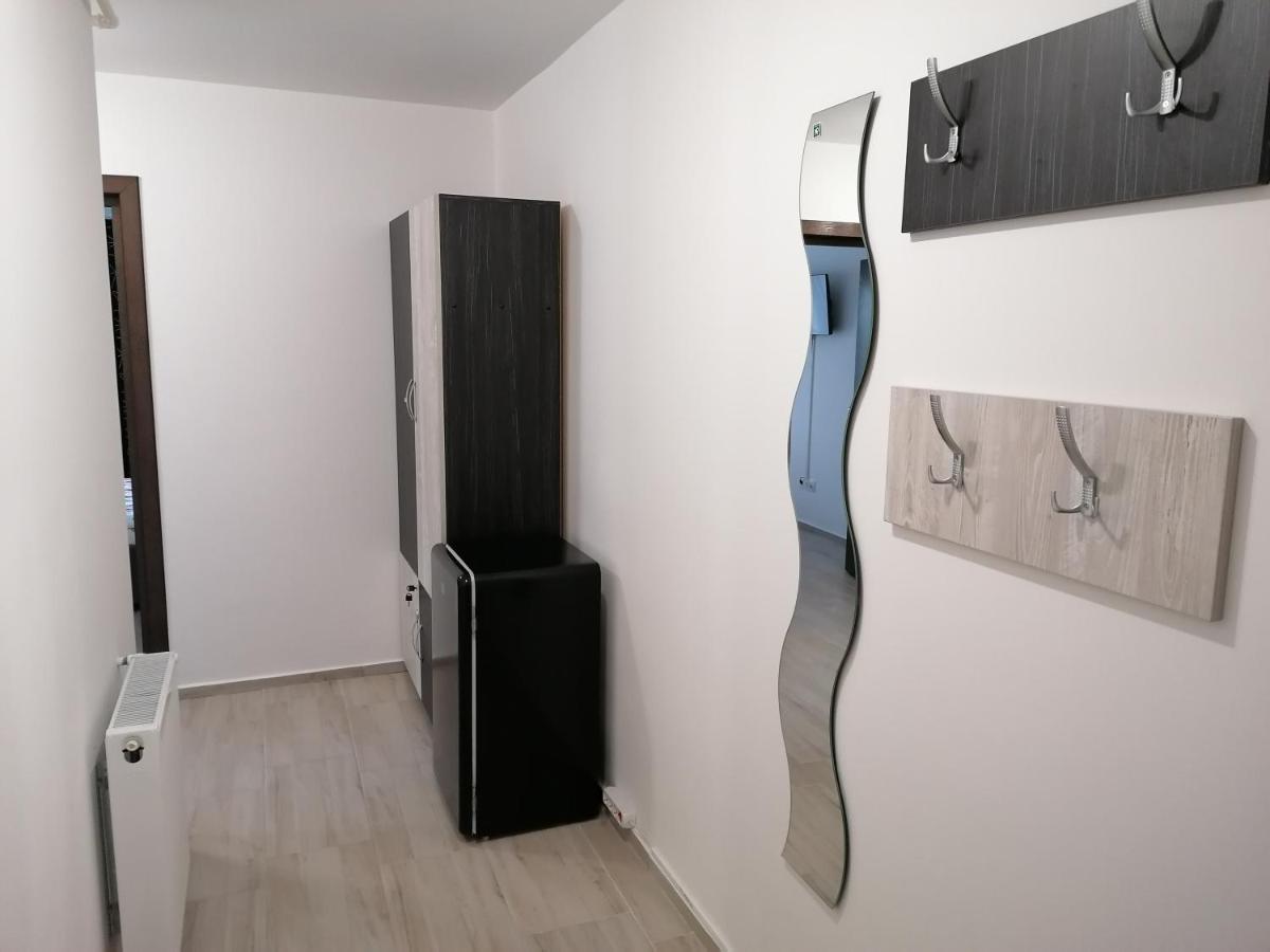Ama Apartament Cu Terasa 50 Mp & Parcare Brasov Ngoại thất bức ảnh