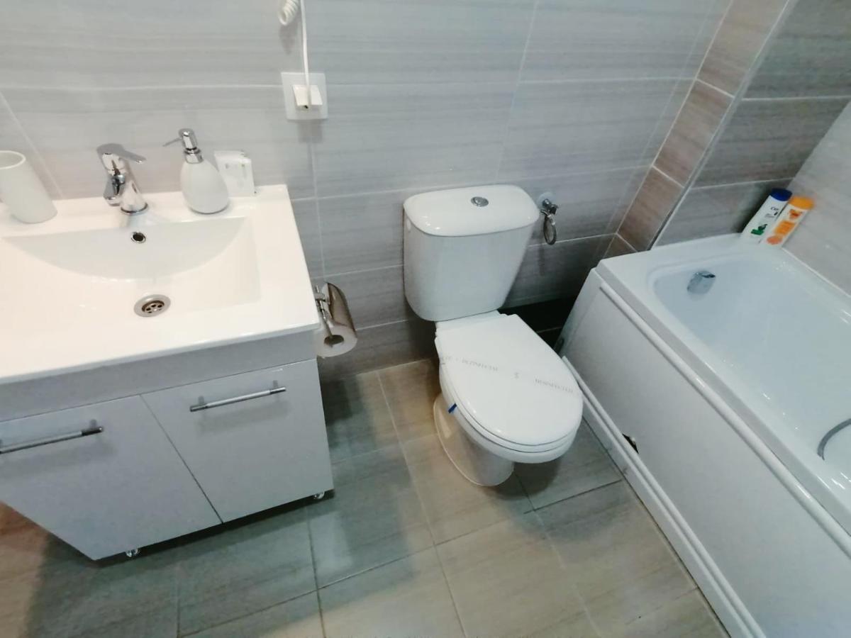 Ama Apartament Cu Terasa 50 Mp & Parcare Brasov Ngoại thất bức ảnh